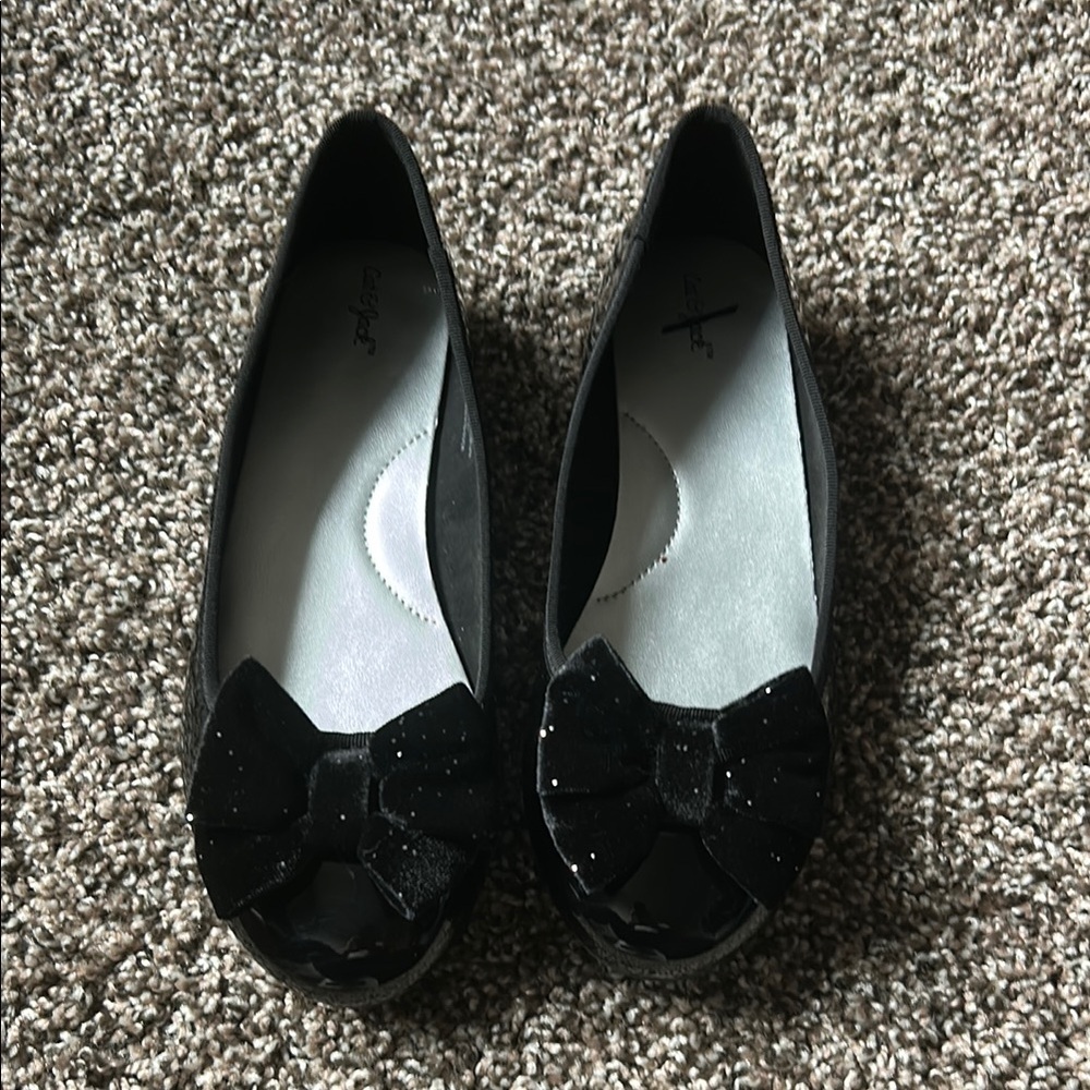 Cat & Jack Black Bow Kids Shoes (NWOT)
